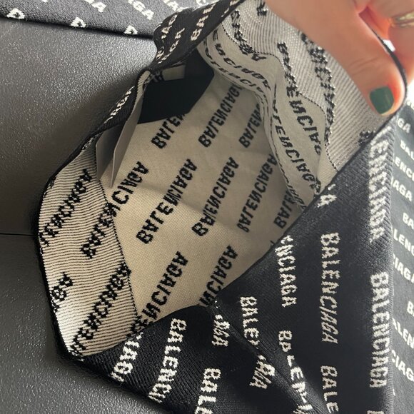 NWT Balenciaga Crewneck Pullover Knit Sweater Black White Mini Logo Allover - Picture 8 of 11